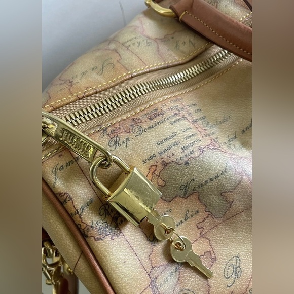 Alviero Martini Tavel Bag - Picture 4 of 14